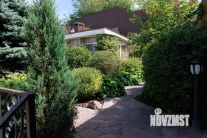 Коттедж 295м², 4-этажный, участок 9 сот.