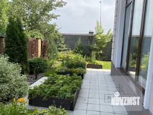 Дом 198м², 2-этажный, участок 4 сот.