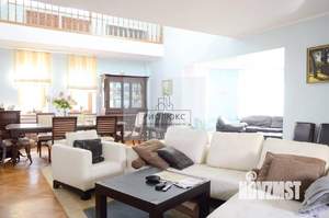 Дом 511м², 2-этажный, участок 11 сот.  