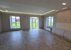 Дом 140м&sup2;, 2-этажный, участок 4 сот.  