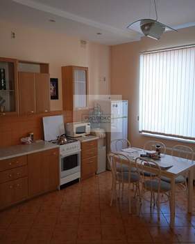 Дом 873м², 3-этажный, участок 14 сот.  