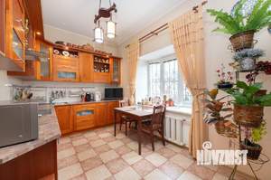 Дом 376м², 2-этажный, участок 10 сот.  
