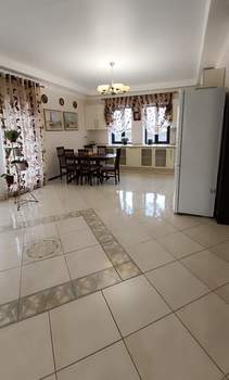 Дом 240м², 2-этажный, участок 9 сот.  