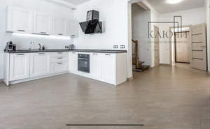 Дом 166м&sup2;, 2-этажный, участок 6 сот.  