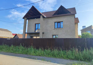 Дом 240м², 2-этажный, участок 9 сот.  