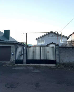 Дом 206м², 2-этажный, участок 9 сот.  