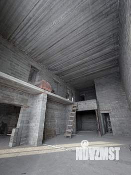 Дом 300м&sup2;, 3-этажный, участок 3 сот.  