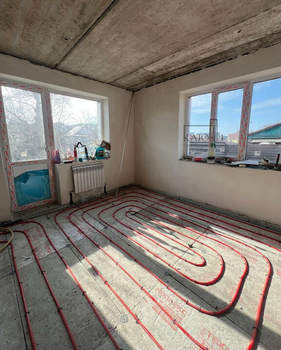 Дом 180м², 2-этажный, участок 5 сот.  