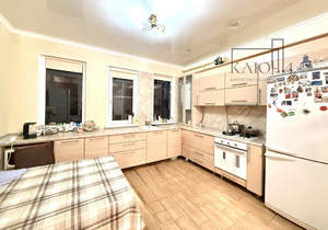 Дом 206м², 2-этажный, участок 9 сот.  