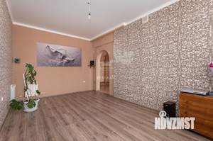Дом 259м², 2-этажный, участок 10 сот.  