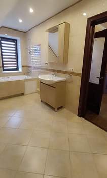 Дом 240м², 2-этажный, участок 9 сот.  