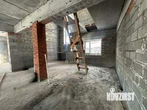 Дом 270м², 2-этажный, участок 6 сот.  