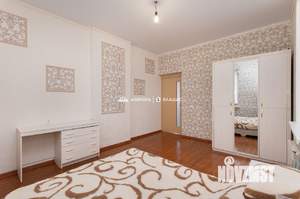 Дом 259м², 2-этажный, участок 10 сот.  