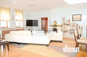 Дом 511м², 2-этажный, участок 11 сот.  