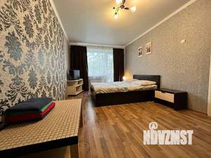 2-к квартира, посуточно, 50м2, 1/1 этаж