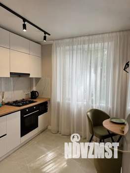 1-к квартира, посуточно, 35м2, 1/9 этаж