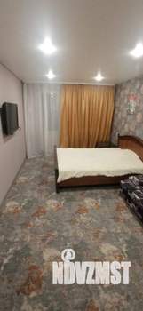 1-к квартира, посуточно, 32м2, 3/5 этаж