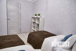 1-к квартира, посуточно, 60м2, 1/1 этаж