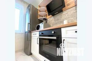 1-к квартира, посуточно, 42м2, 7/10 этаж