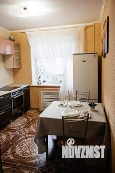 1-к квартира, посуточно, 43м2, 6/10 этаж