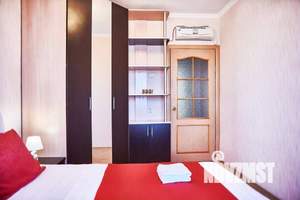 1-к квартира, посуточно, 54м2, 1/1 этаж