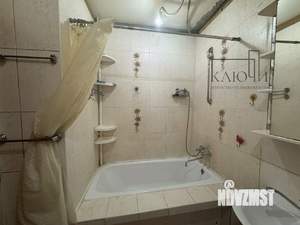 2-к квартира, вторичка, 40м2, 1/4 этаж