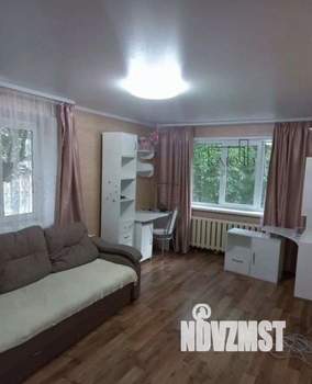 2-к квартира, вторичка, 42м2, 1/4 этаж