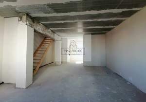 4-к квартира, вторичка, 140м2, 1/2 этаж