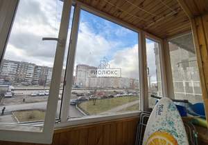 4-к квартира, вторичка, 82м2, 2/9 этаж