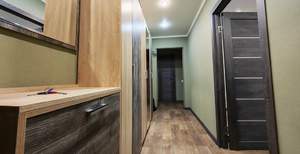 2-к квартира, вторичка, 57м2, 1/10 этаж