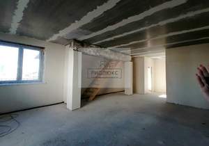 4-к квартира, вторичка, 140м2, 1/2 этаж