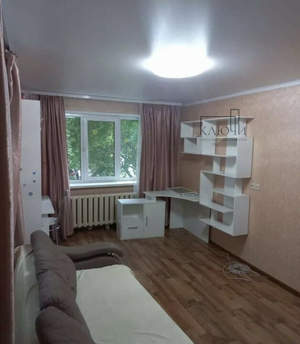 2-к квартира, вторичка, 42м2, 1/4 этаж