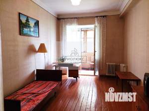 2-к квартира, вторичка, 68м2, 2/2 этаж