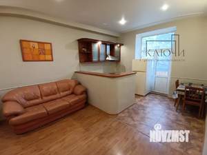 2-к квартира, вторичка, 65м2, 2/2 этаж