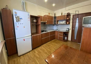 2-к квартира, вторичка, 64м2, 1/4 этаж