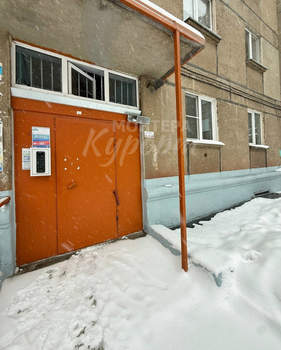 2-к квартира, вторичка, 42м2, 1/5 этаж