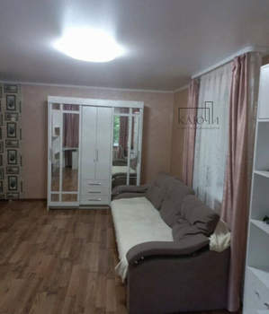 2-к квартира, вторичка, 42м2, 1/4 этаж