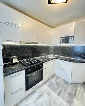 3-к квартира, вторичка, 65м2, 1/9 этаж